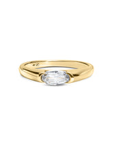 NOA white diamond ring